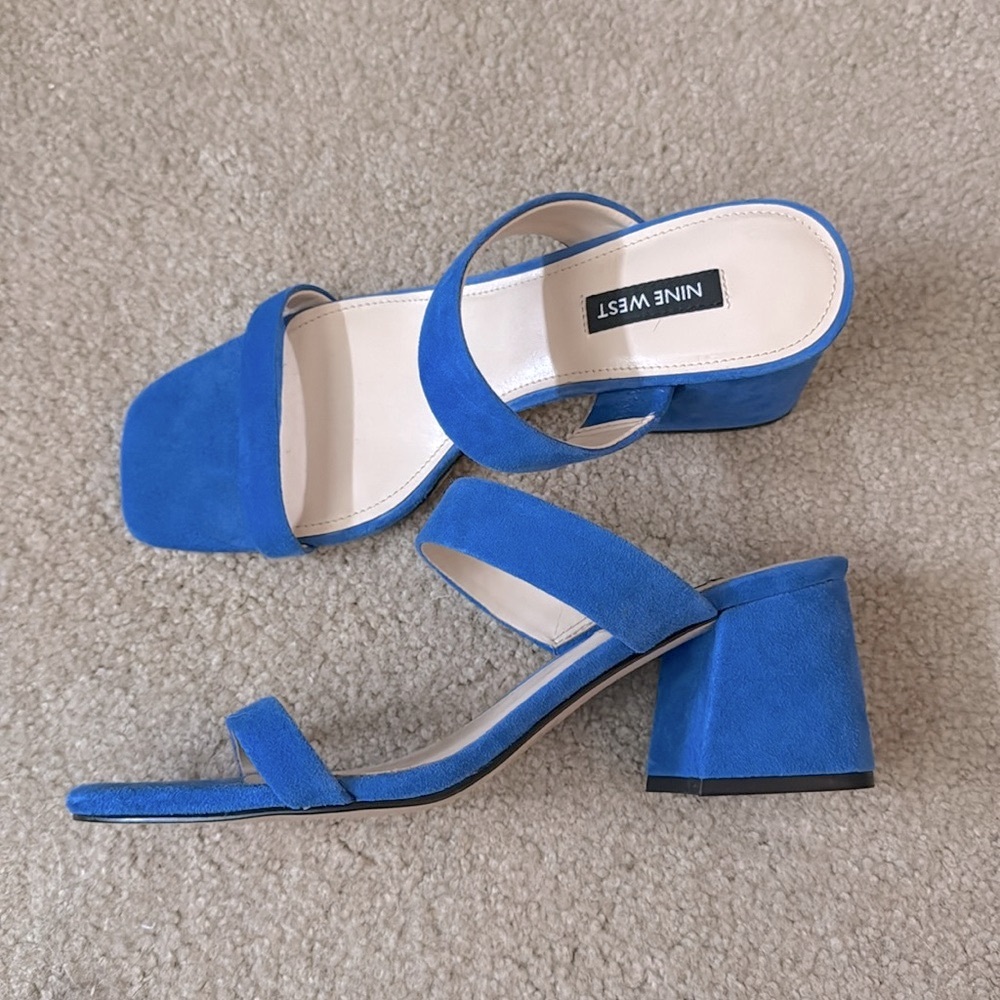 NINE WEST / BLUE SUEDE BLOCK HEELS